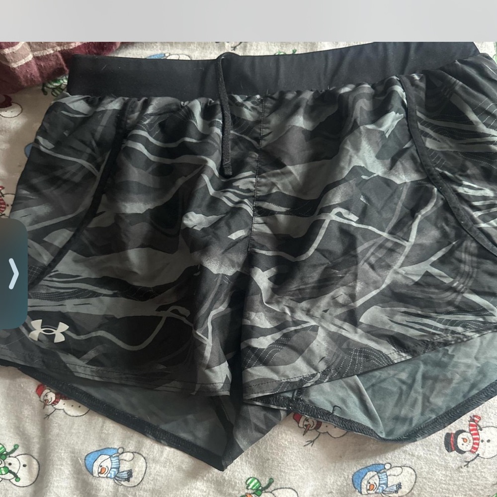Under Armour Women's Gray Camo Athletic Shorts